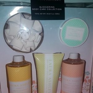 LAURA ASHLEY blossoming body care